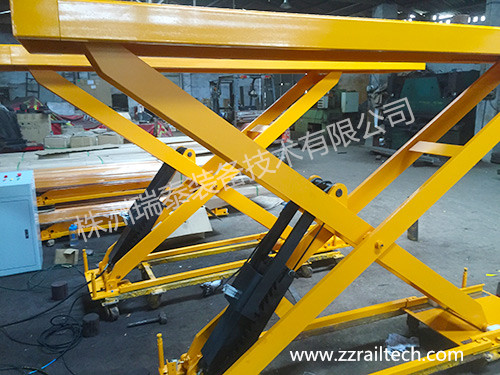 機(jī)車(chē)頂蓋拆裝升降平臺(tái) (2)